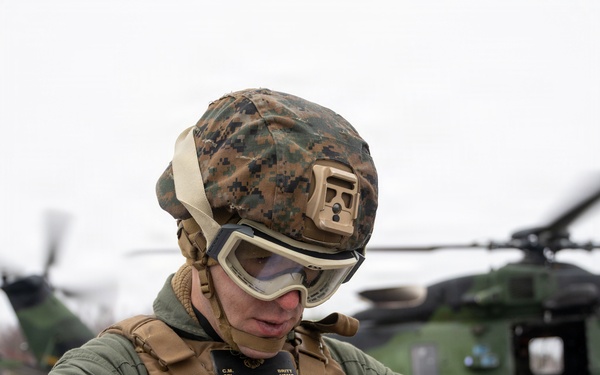 CORE26 | Finnish Air Force, U.S. Marines Join Together to Fuel Aircraft in the Arctic