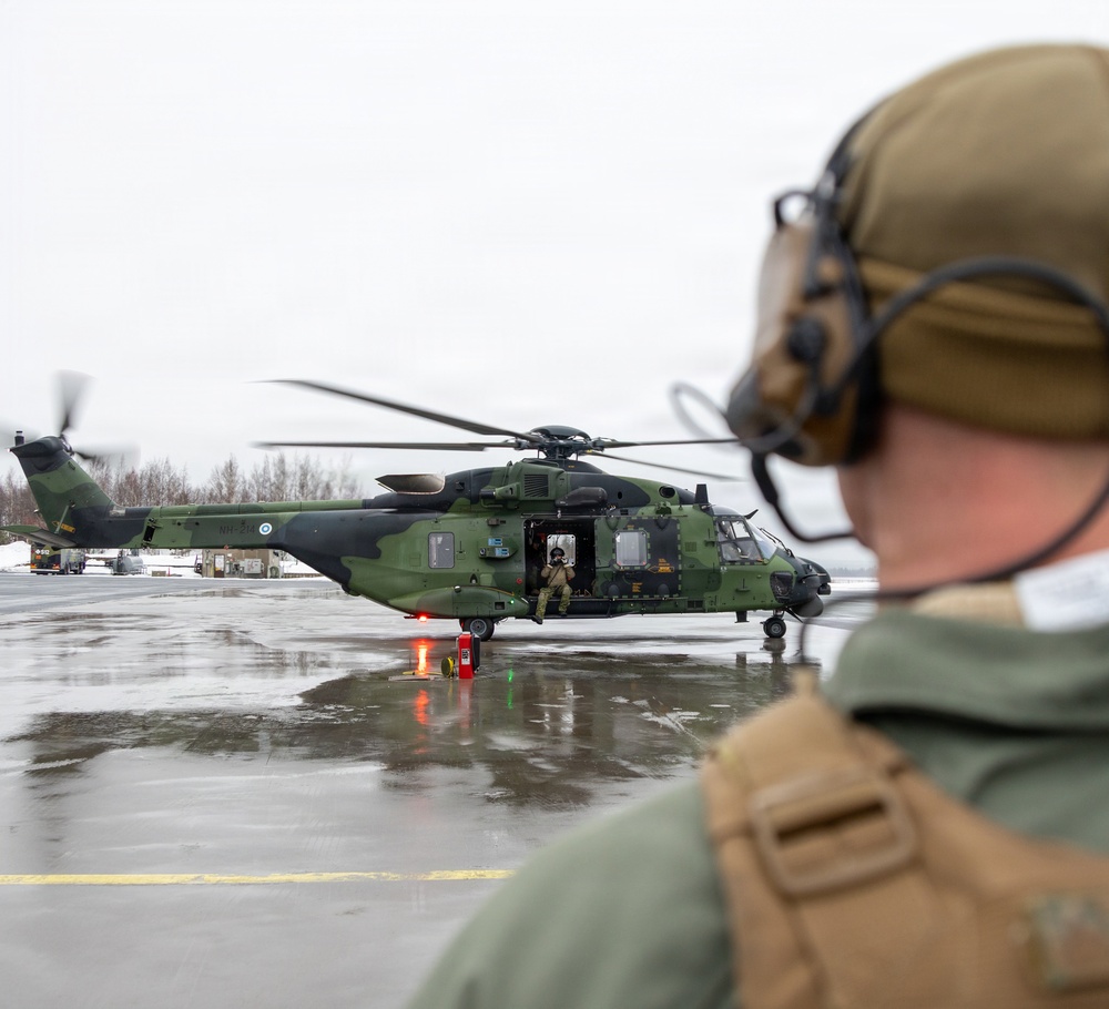 CORE26 | Finnish Air Force, U.S. Marines Join Together to Fuel Aircraft in the Arctic