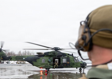 CORE26 | Finnish Air Force, U.S. Marines Join Together to Fuel Aircraft in the Arctic