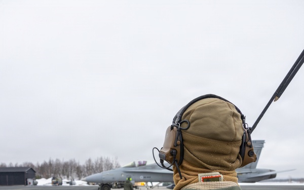 CORE26 | Finnish Air Force, U.S. Marines Join Together to conduct dry run in the Arctic