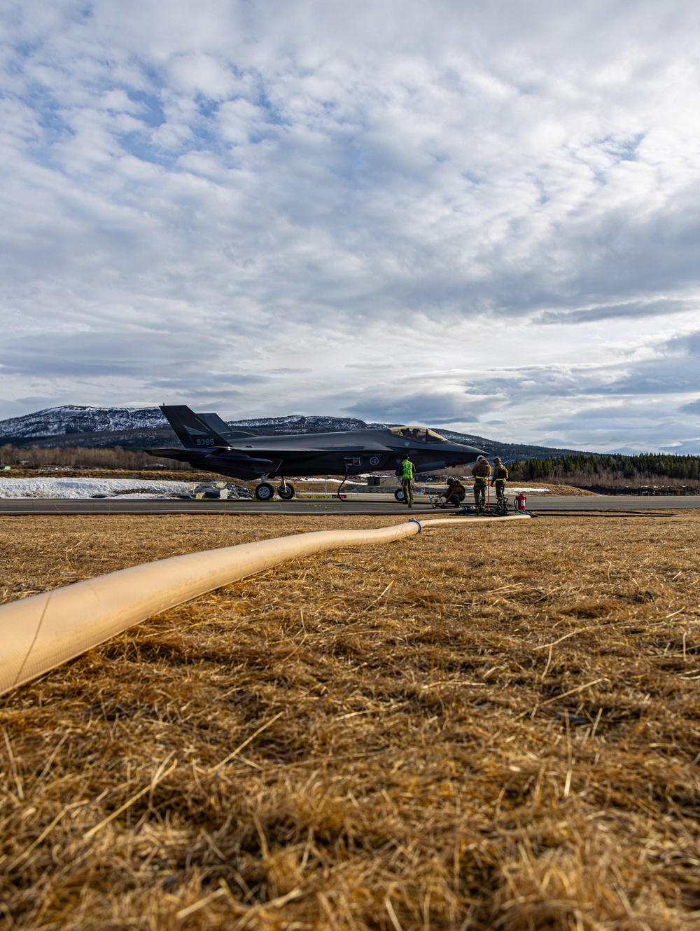 CORE26 | Royal Norwegian Air Force, U.S. Marines Join Together to Fuel Aircraft in the Arctic