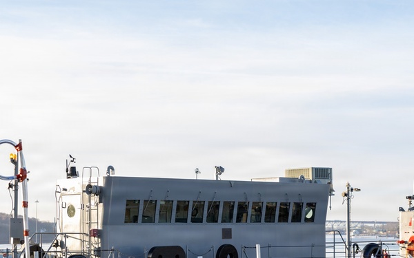 PNSY Undocks USS Albany (SSN 753)