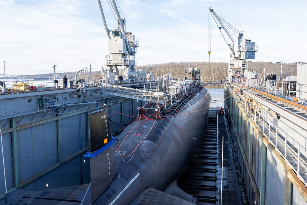 PNSY Undocks USS Albany (SSN 753)