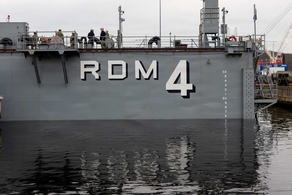 PNSY Undocks USS Albany (SSN 753)