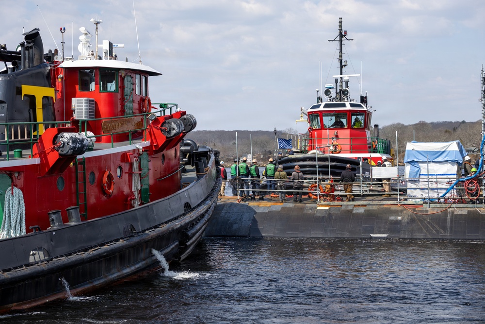 PNSY Undocks USS Albany (SSN 753)