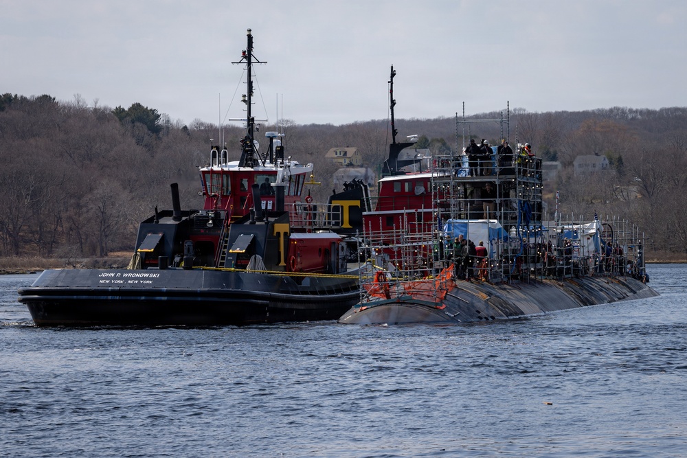 PNSY Undocks USS Albany (SSN 753)