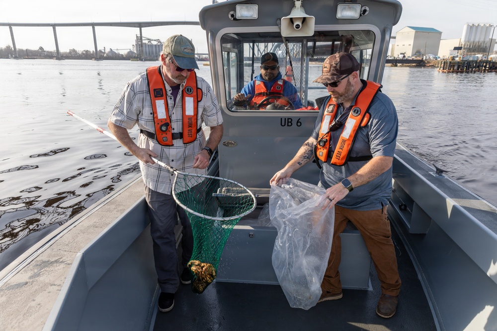 Barge Maintenance and Environmental Workboat Crew (Code 900F.44) Keeps Norfolk Naval Shipyard’s Mission Afloat