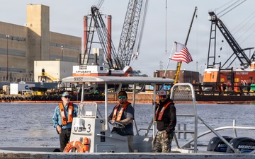 Barge Maintenance and Environmental Workboat Crew (Code 900F.44) Keeps Norfolk Naval Shipyard’s Mission Afloat
