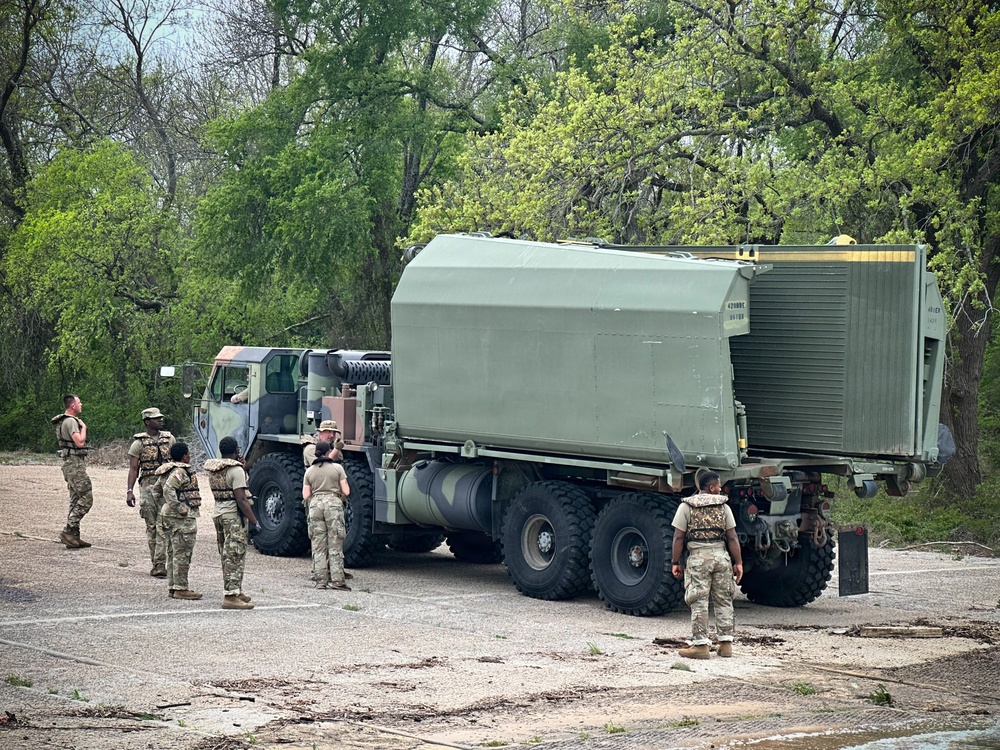 U.S. Army Reserve Engineers Conduct Bridging Training at Bardwell Lake with USACE Partnership