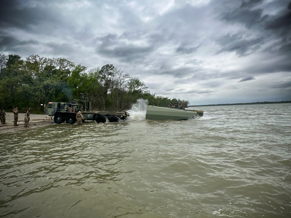 U.S. Army Reserve Engineers Conduct Bridging Training at Bardwell Lake with USACE Partnership