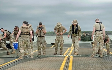 U.S. Army Reserve Engineers Conduct Bridging Training at Bardwell Lake with USACE Partnership