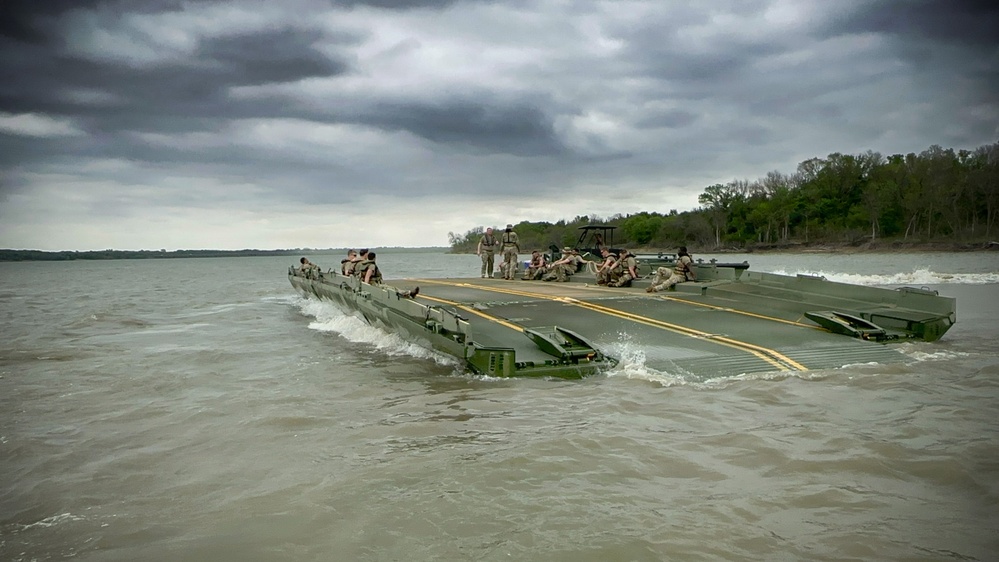 U.S. Army Reserve Engineers Conduct Bridging Training at Bardwell Lake with USACE Partnership
