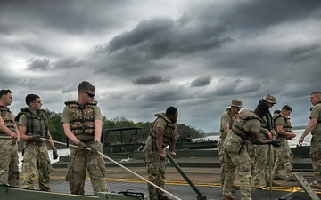U.S. Army Engineers Conduct Bridging Exercise at Bardwell Lake