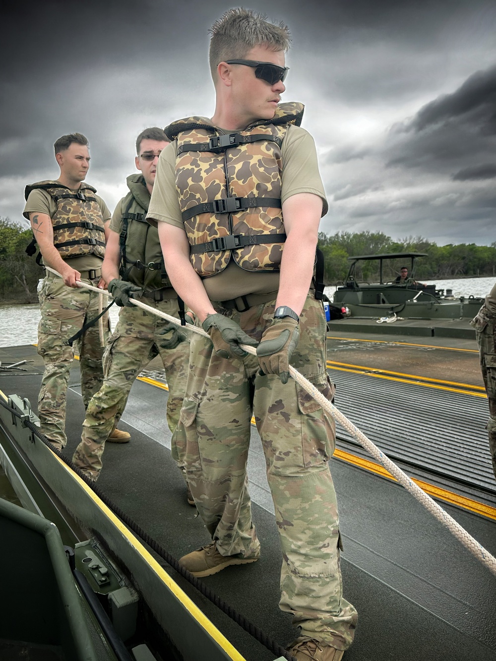 U.S. Army Reserve Engineers Conduct Bridging Training at Bardwell Lake with USACE Partnership