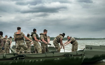 U.S. Army Reserve Engineers Conduct Bridging Training at Bardwell Lake with USACE Partnership