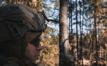 U.S. and Estonian troops enhance combat effectiveness during live-fire training