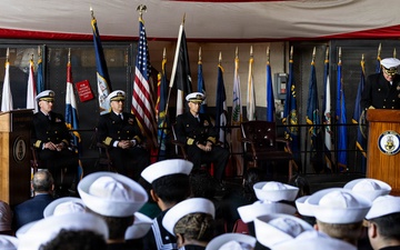USS Wasp Recognizes Out-going Commanding Officer
