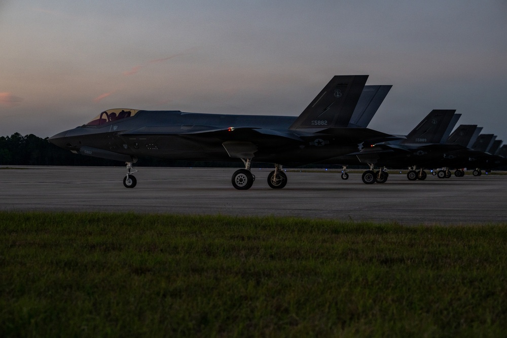 125th FW conducts F-35A operational training in the dark