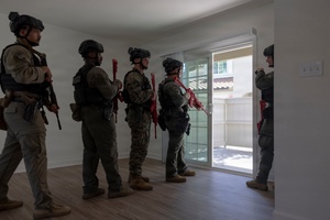 Power 1575 The Eagle liner: Sgt. Charles Figorski