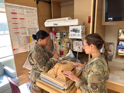 Golden Bear Medics sharpen skills, bolster readiness at nursing fair