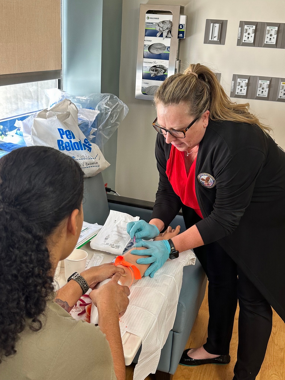 Golden Bear Medics sharpen skills, bolster readiness at nursing fair