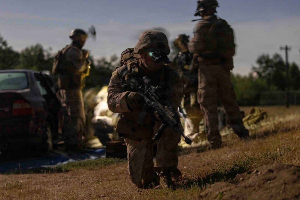 13th MEU Marines participate in TRAP course