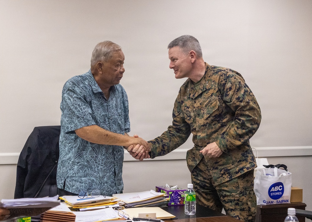 MARFORPAC deputy commander meets with governor of Northern Mariana Islands