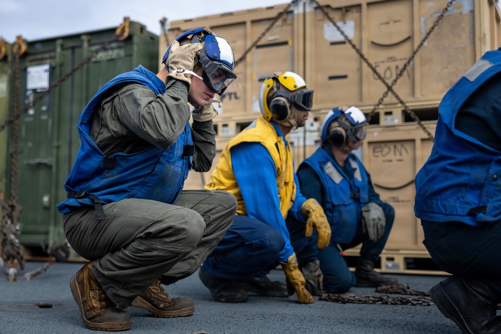 11th MEU Marines, Sailors Conduct Flight Deck Operations Aboard USS Comstock