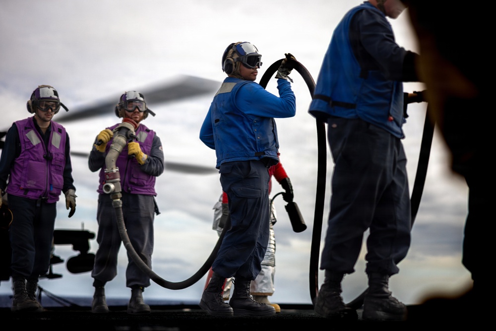 11th MEU Marines, Sailors Conduct Flight Deck Operations Aboard USS Comstock