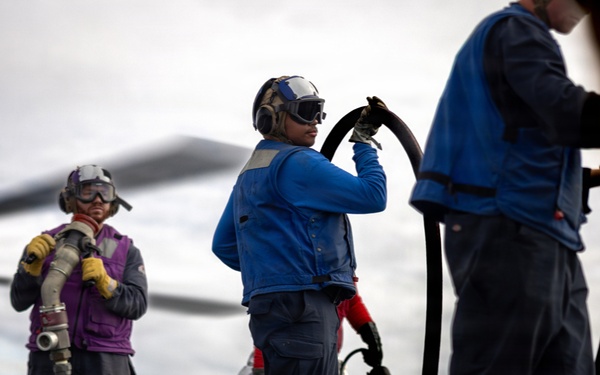 11th MEU Marines, Sailors Conduct Flight Deck Operations Aboard USS Comstock