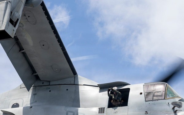 11th MEU Marines, Sailors Conduct Flight Operations Aboard USS Boxer