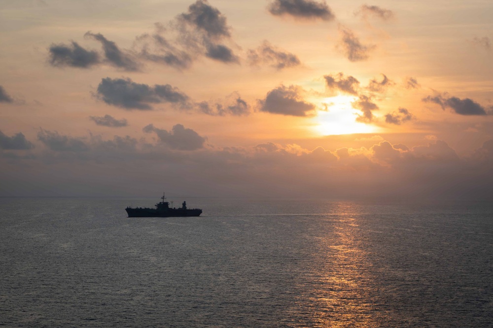 Blue Ridge Steams South China Sea