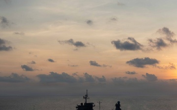 Blue Ridge Steams South China Sea