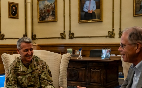 Chief of the National Guard Bureau meets with Indiana governor at Statehouse