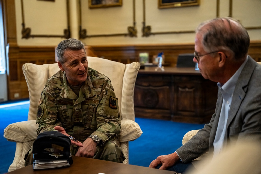 Chief of the National Guard Bureau meets with Indiana governor at Statehouse