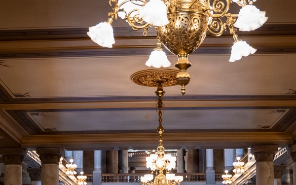 Chief of the National Guard Bureau meets with Indiana governor at Statehouse