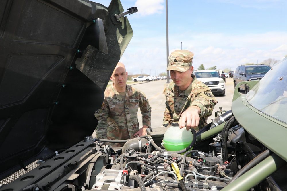 Tennessee Guardsmen Begin Drivers Training on New ISVs