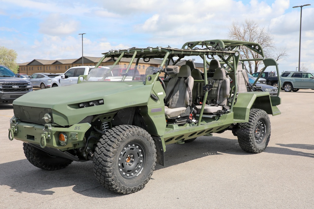 Tennessee Guardsmen Begin Drivers Training on New ISVs