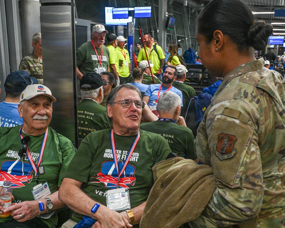 126th ARW Airmen Honor Veterans at St. Louis Honor Flight Send-Off
