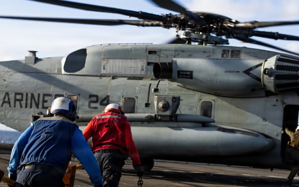 22nd MEU (SOC) | VMM-263 (REIN) CH-53E Flight Operations Aboard USS San Antonio