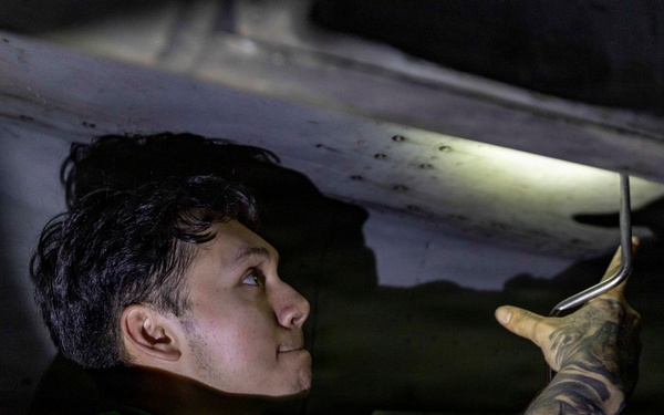 Abraham Lincoln Conducts Aircraft Maintenance