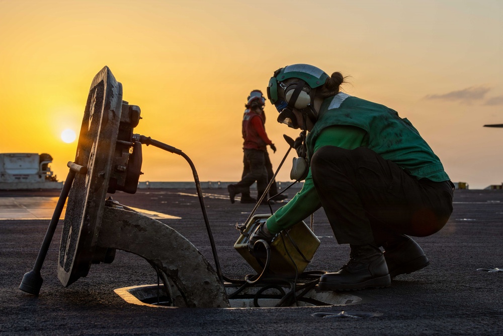 Abraham Lincoln Conducts Flight Operations