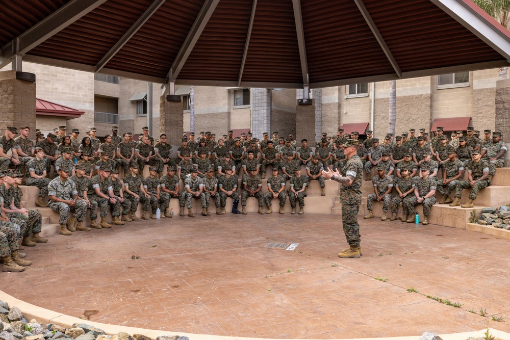 Medal of Honor recipient Sgt. Dakota Meyer speaks to 1st MLG Marines