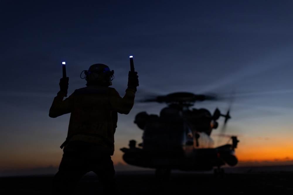 22nd MEU (SOC) | VMM-263 (REIN) CH-53E Flight Operations Aboard USS San Antonio