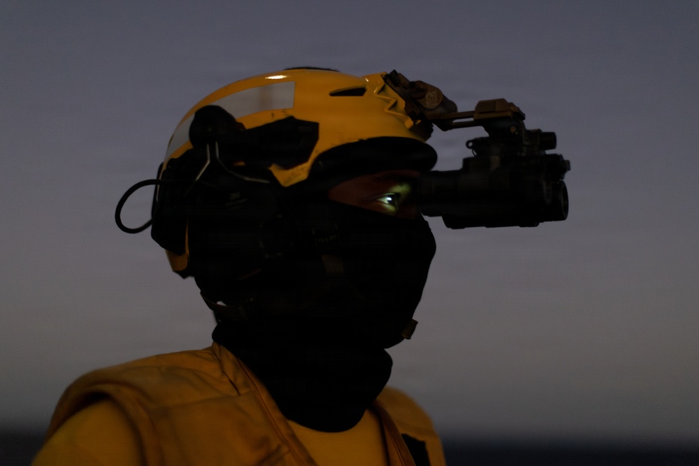 22nd MEU (SOC) | VMM-263 (REIN) CH-53E Flight Operations Aboard USS San Antonio