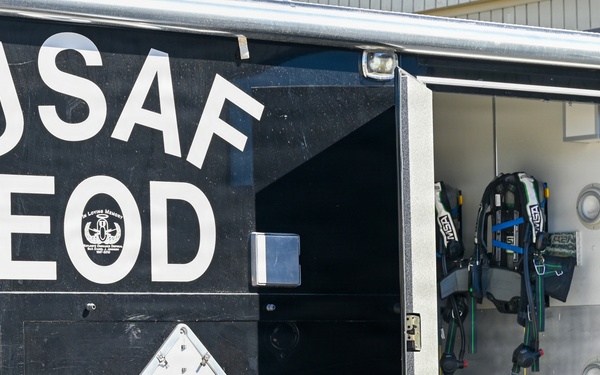 Vandenberg Explosive Ordnance Disposal Team Hosts Recruitment Event