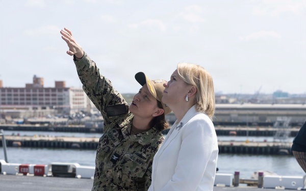 USS KEARSARGE HOSTS EUROPEAN UNION AMBASSADOR