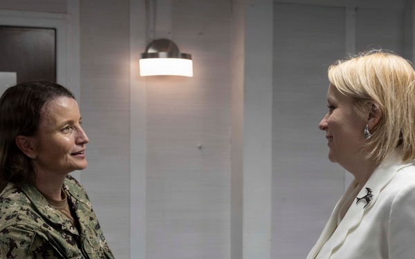 USS KEARSARGE HOSTS EUROPEAN UNION AMBASSADOR