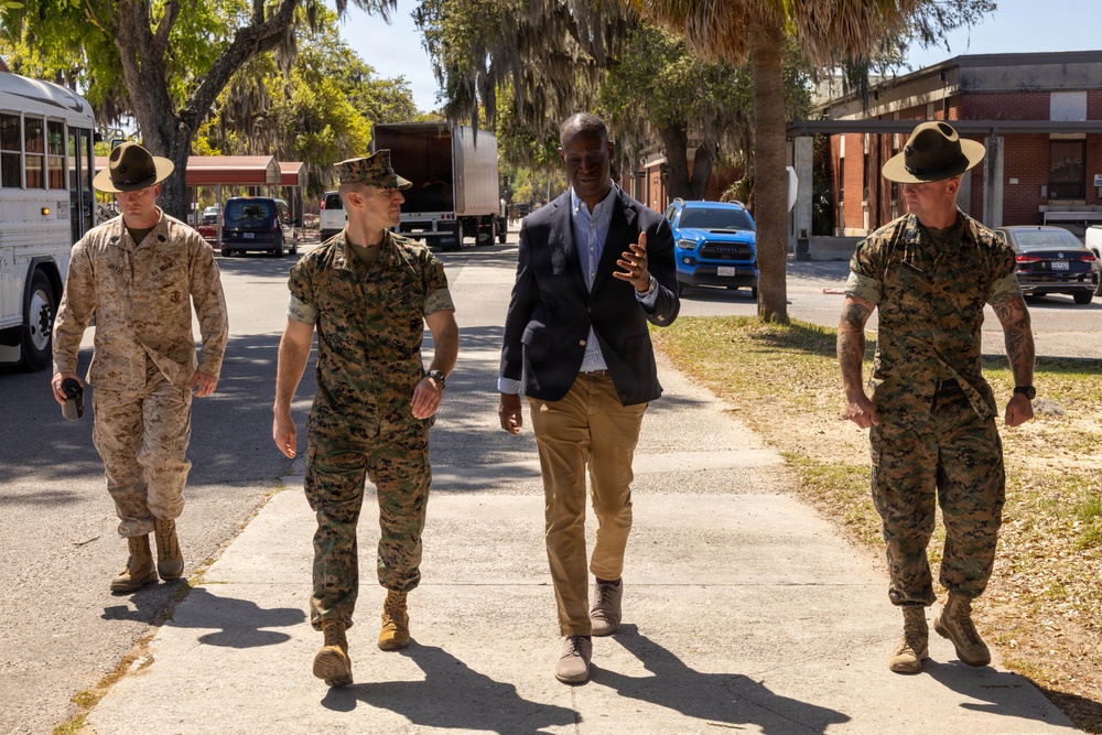 Timmy Davis visits Parris Island