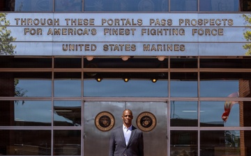 Timmy Davis visits Parris Island